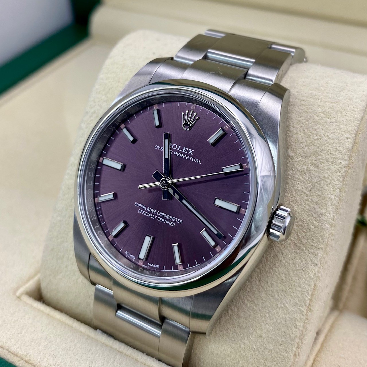 Oyster Perpetual 34 Red Grape