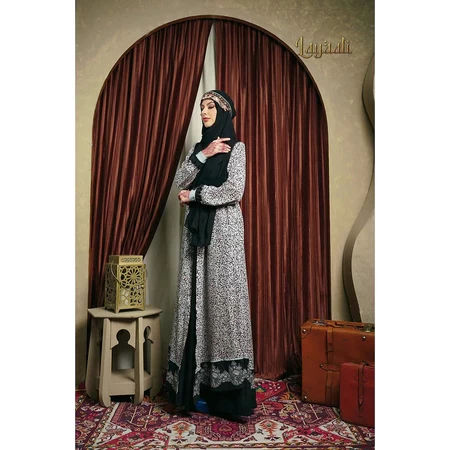 TUNEECA Abaya Nasma T-0424011 By Tuneeca Layaali - Abaya Mewah dan Elegan dengan Motif yang Kekinian
