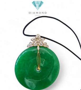 Giok Diamond Liontin / Diamond Jewelry